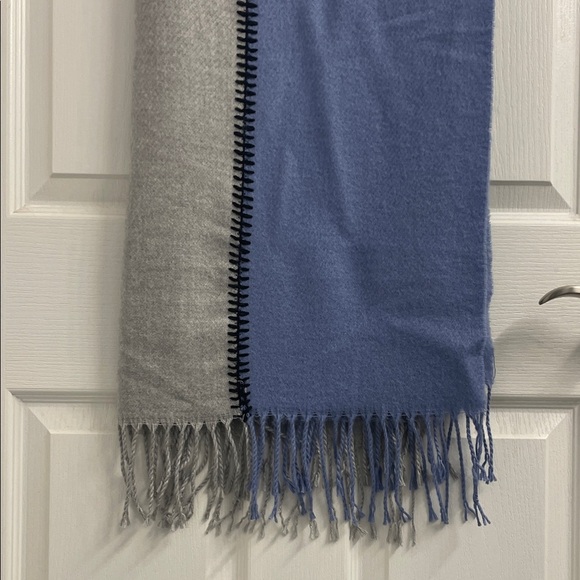 Elegant Gray and Blue Fringed OS Scarf or Wrap Wool Blend  28”wide x 70” Long - Picture 3 of 9
